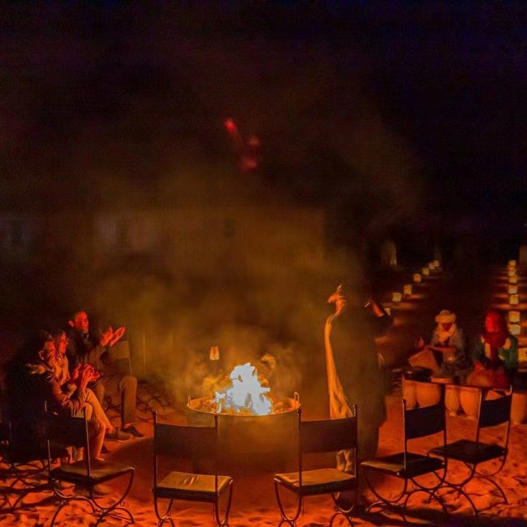 沙漠篝火夜晚